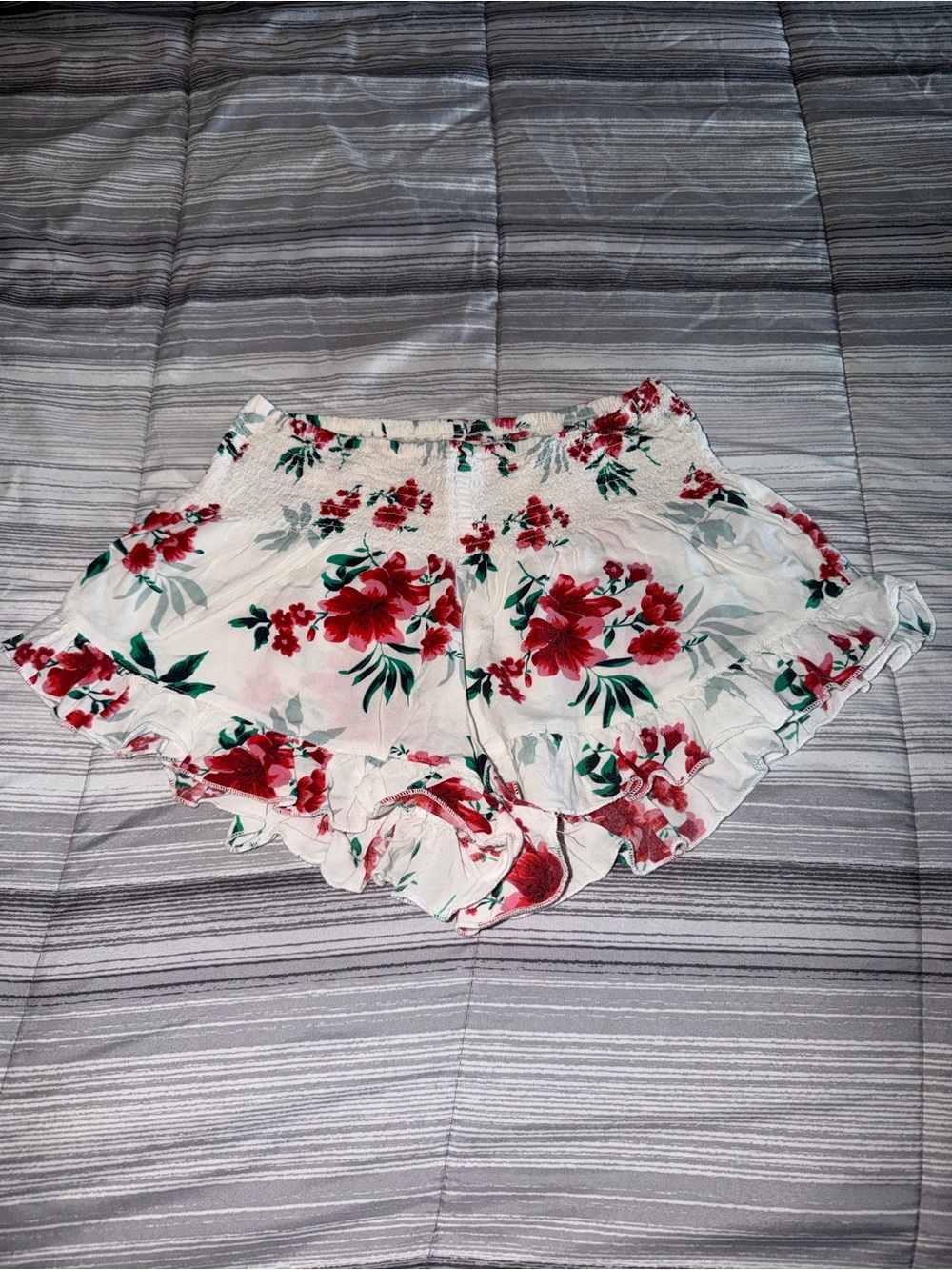 Hollister White High-Waist Floral Ruffle Shorts with Red Print